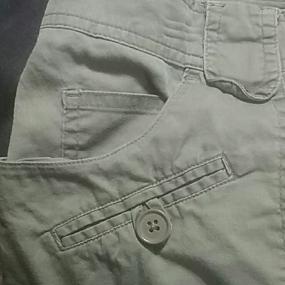 Capris - Picture 4 of 4